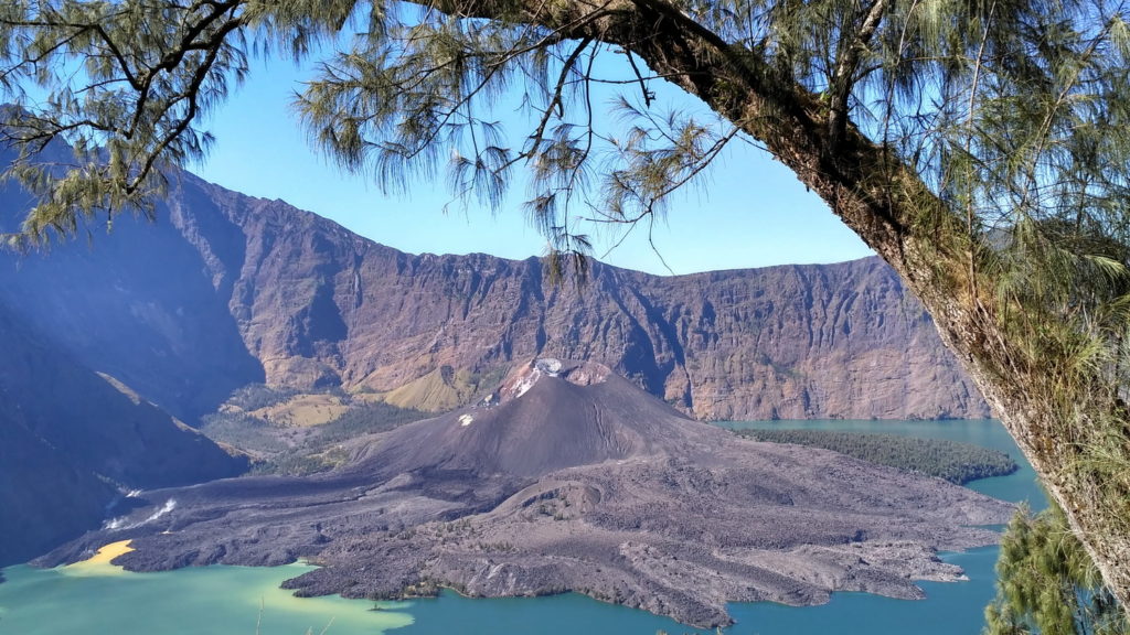 barujari volcano in Mount Rinjani